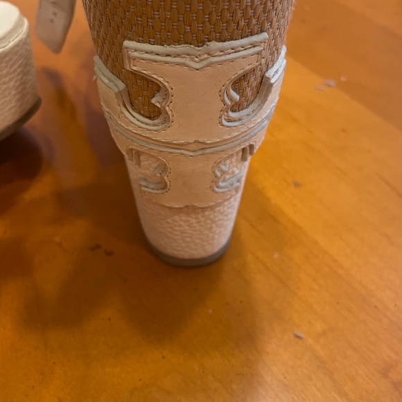 Sandals - Picture 2 of 4